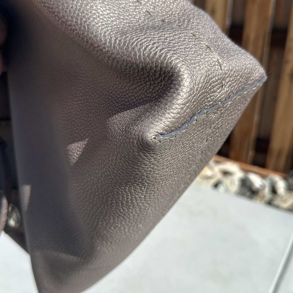 Fendi Selleria Tote metallic Authentic - Picture 6 of 16